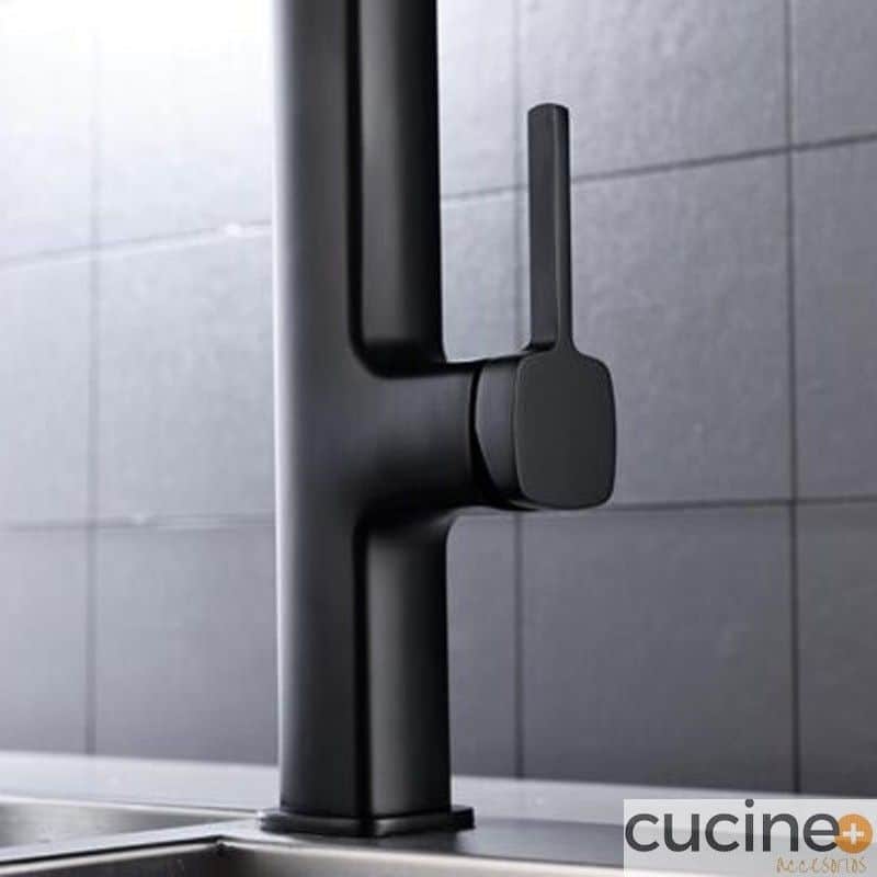 Grifo monomando extraible de cocina Menorca en negro mate